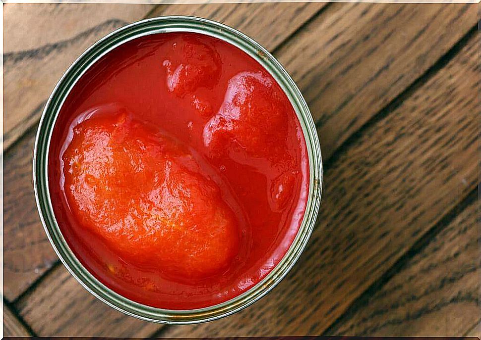 Canned tomatoes - harmful food