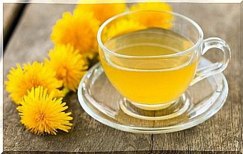 Detoxifying teas with dandelions