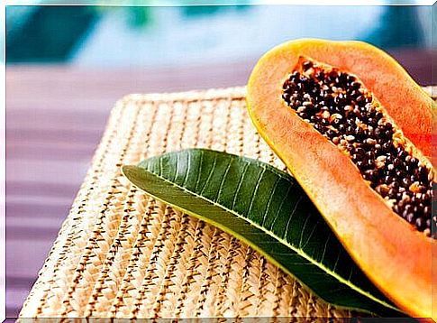 Eat papaya seeds to burn fat