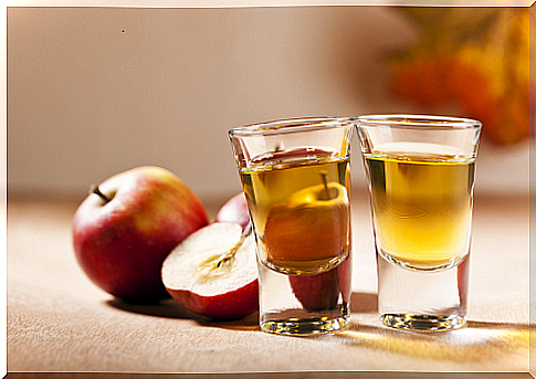 apple cider vinegar jars