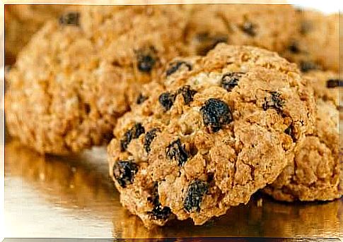 Delicious and healthy oat cookies with raisins to make yourself!