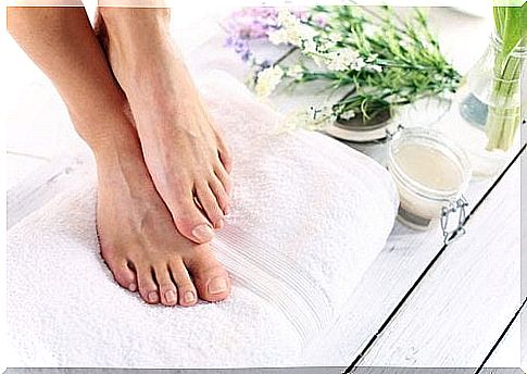 Dry feet?  These 5 home remedies can help