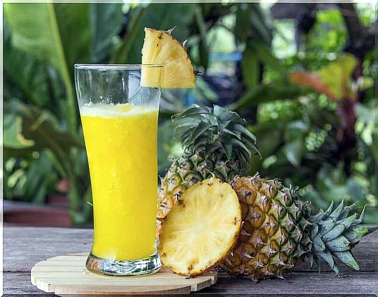 Fresh pineapple juice