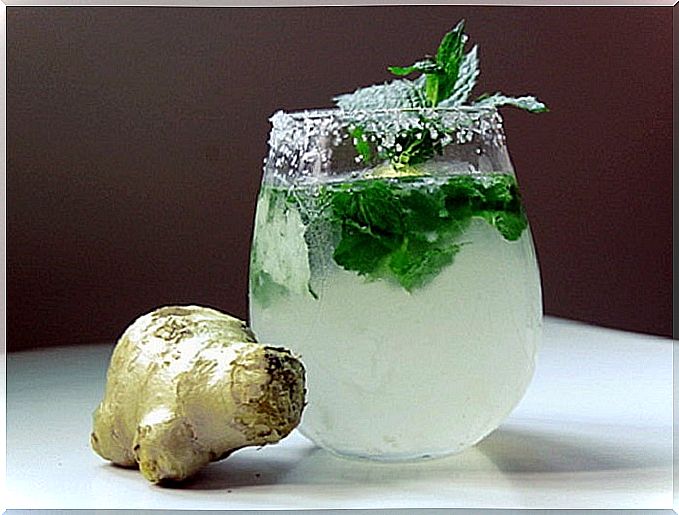 Green tea with mint and ginger is good for your health