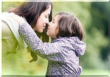 mother-with-child fighting-against-bullying