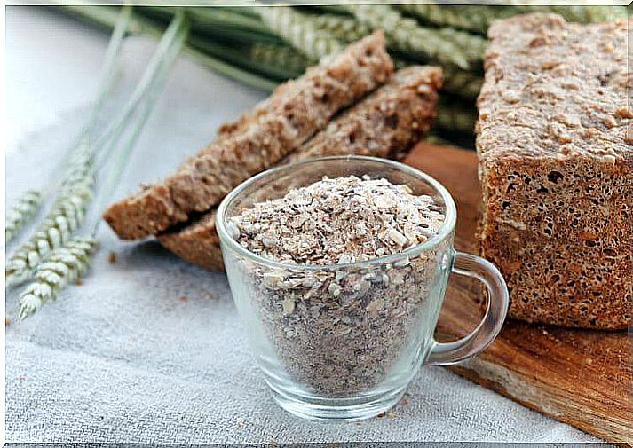 Whole grain bread and oats